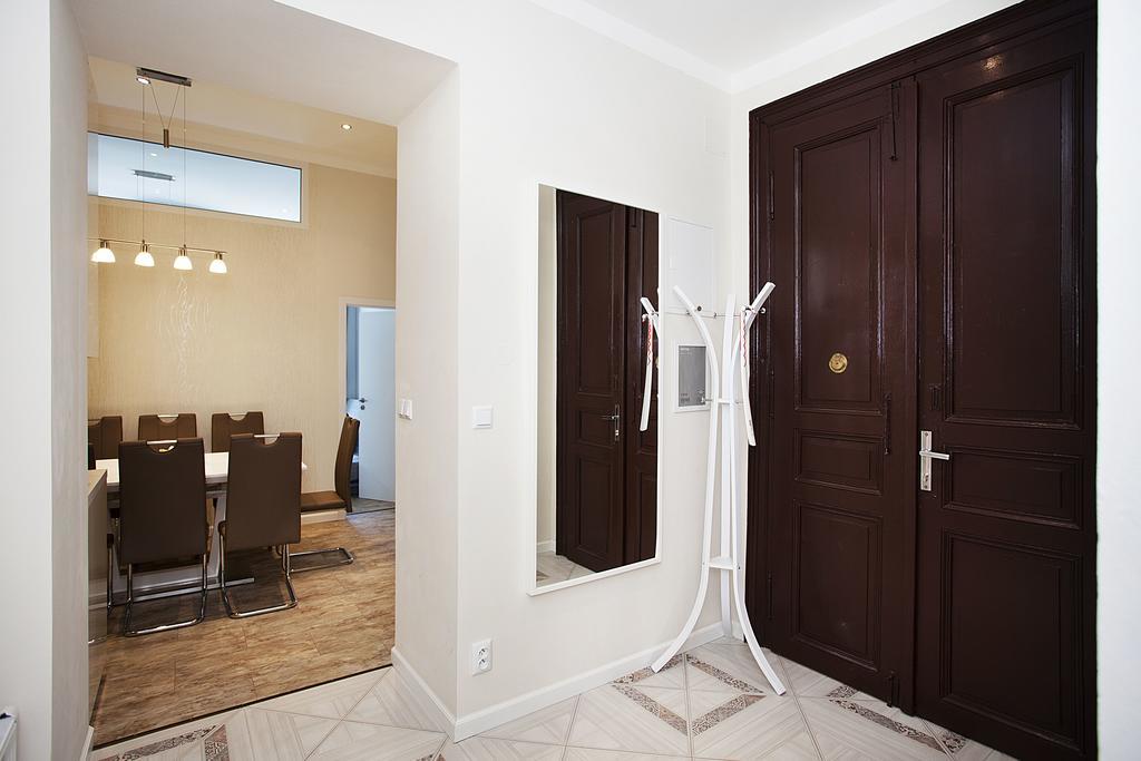Celebration Flat By Ruterra Apartment Прага Стая снимка